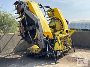 lot 86 image: 2018 John Deere 770 10 row rotary c...