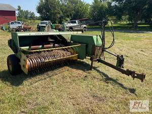 lot 90 image: John Deere 346 square baler. Pull t...
