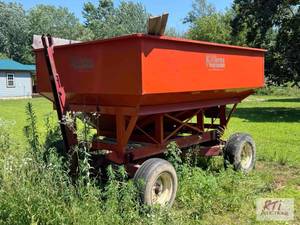 lot 93 image: Killbros 350 gravity wagon. Mounted...