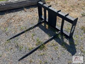 lot 109 image: Brand new bale spear, skid steer qu...