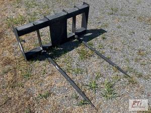 lot 110 image: Brand new bale spear, skid steer qu...