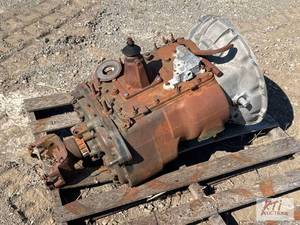 lot 128 image: Eaton Fuller Roadranger 10-speed ma...