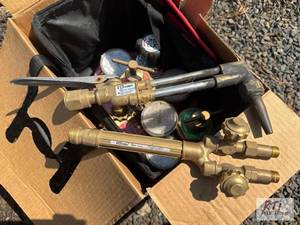 lot 194 image: Portable&nbspwelding and cutting k...