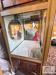 lot 213 image: Big Claw Machine Arcade Game. The i...