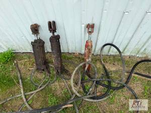 lot 226 image: Estate sale.
