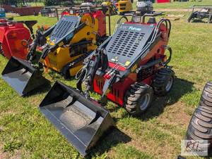 lot 19 image: Future FT323TZ mini skid loader, 41...