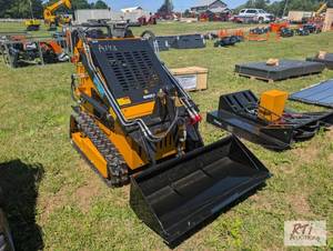 lot 22 image: Future FT360T track mini skid loade...