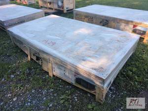 lot 51 image: SDLanch galvanized metal livestock ...