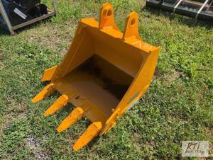 lot 73 image: 24in digging bucket for Cat 305 siz...