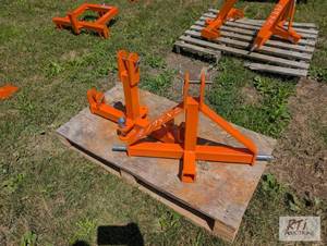 lot 75 image: 2X 3pt hitch receiver and ball. MD...