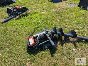 lot 84 image: 2X Wolverine hydraulic post hole di...
