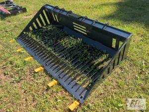 lot 94 image: Future 66in rock bucket with bolt o...