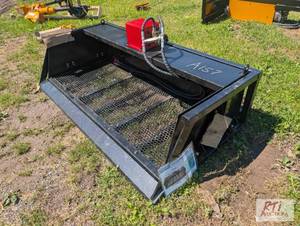 lot 95 image: Future 6ft hydraulic sifting bucket...