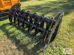 lot 99 image: Future 72in hydraulic log grapple f...