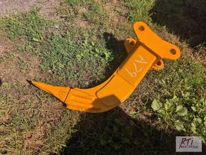 lot 107 image: Future frost tooth for Cat 305 size...
