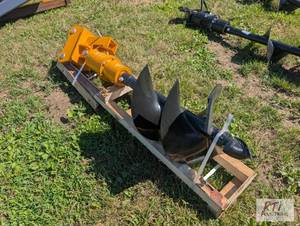 lot 115 image: Future hydraulic post hole digger f...