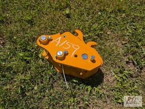 lot 129 image: Future hydraulic quick coupler for ...