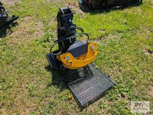 lot 138 image: Future log grapple for mini skid lo...