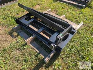 lot 144 image: Future skid loader pallet forks wit...