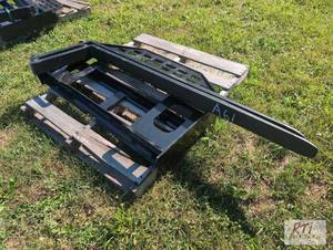 lot 145 image: Future skid loader pallet forks wit...