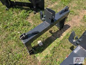 lot 157 image: Wolverine 3pt quick hitch. MDI Ite...