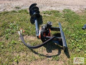 lot 182 image: Wolverine hydraulic post hole digge...