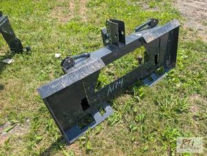 lot 193 image: Wolverine skid loader quick hitch a...