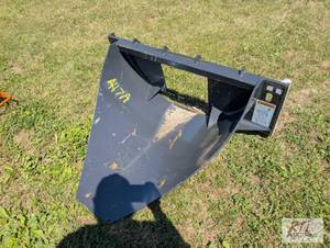 lot 195 image: Wolverine spade bucket for skid loa...