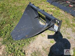 lot 197 image: Wolverine spade bucket for skid loa...