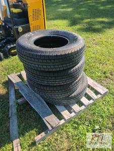lot 230 image: 4X RoadGuider ST23585R16 trailer t...