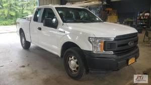 lot 9 image: 2018 Ford F150 extended cab pickup....