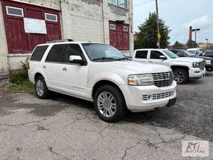 lot 19 image: 2014 Lincoln Navigator. VIN5LMJJ2J...