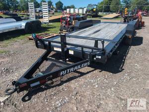 lot 34 image: 2023 PJ 20ft tilt top fender traile...