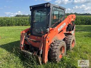 lot 77 image: 2018 Kubota SSV75 skid steer loa...