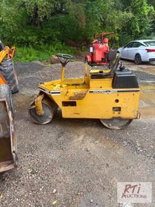lot 81 image: Stone 2500 wolfpac&nbspasphalt rol...