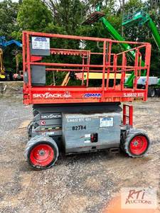 lot 91 image: 2014 Skyjack SJ 6832 electric rough...