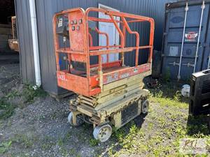 lot 93 image: JLG 1932E2 electric scissor lift. O...