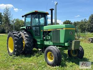 lot 99 image: John Deere 4640 cab tractor. 3pt...