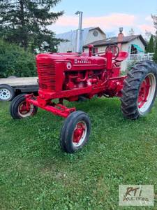 lot 111 image: Farmall Super M Tractor. SerialL50...
