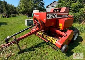 lot 139 image: Hesston 4570 inline small square ba...