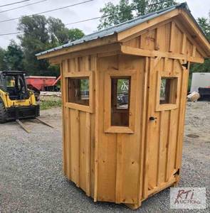 lot 150 image: 5 ft x 5 ft hunting shack. 8 window...