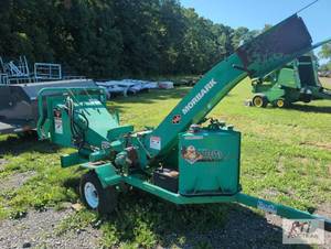 lot 188 image: Morbark M6R tow behind chipper with...