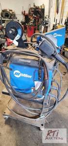 lot 189 image: Miller invision 350 MIG welder with...