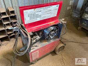 lot 190 image: Lincoln Power MIG 255 welder. In...