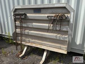 lot 231 image: Road Gear headache rack with cha...