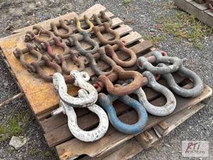 lot 247 image: Lot of (19) heavy-duty rigging s...
