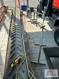 lot 260 image: 16ft electric conveyor with rubber ...