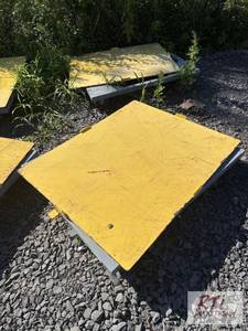 lot 270 image: (2) Industrial dollies. Yellow plat...