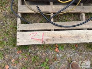 lot 21 image: AutoQuip Series 35 floor lift...