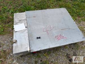 lot 43 image: Pallet of 20-gauge 48x33 sheet meta...